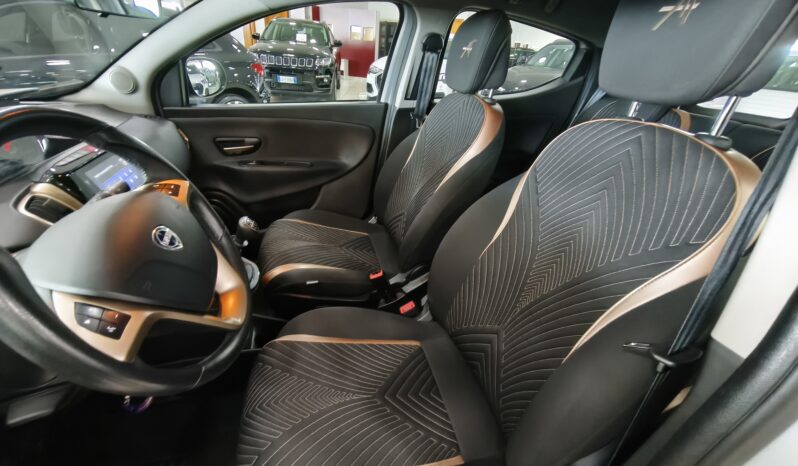 Lancia Ypsilon Hybrid 70cv Alberta Ferretti pieno
